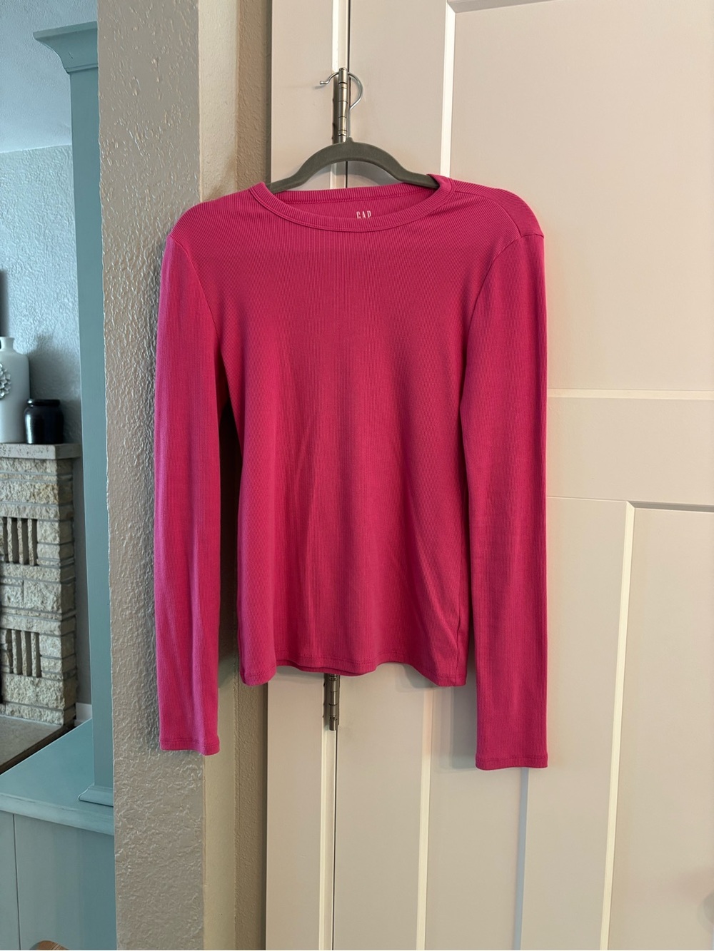 GAP Women’s Long Sleeve Crewneck Top - Hot Pink